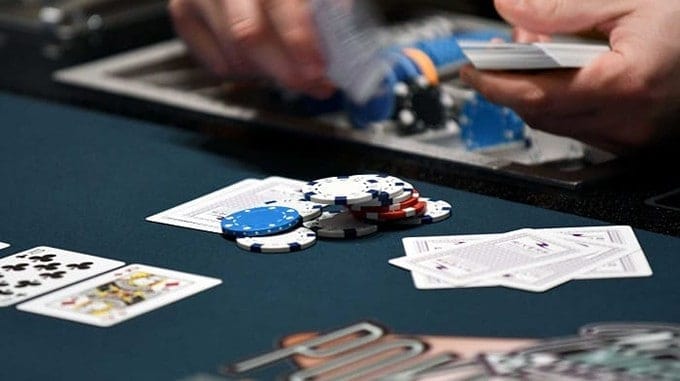Bí kíp giúp bạn trở thành cao thủ Poker online đơn giản - hình 2